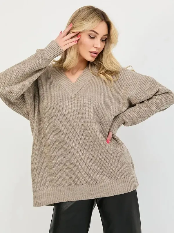 V-neck solid color fashion knit sweater