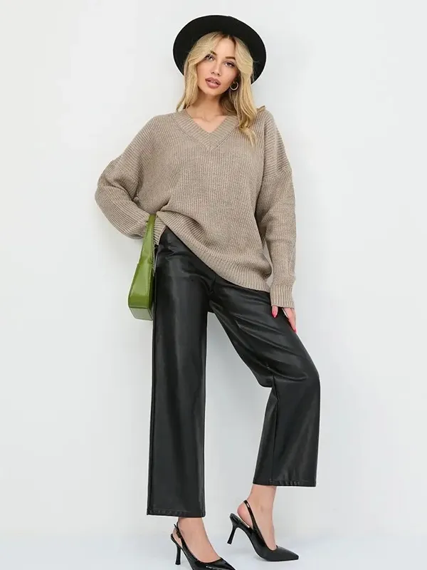 V-neck solid color fashion knit sweater