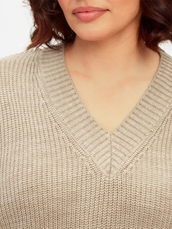 V-neck solid color fashion knit sweater