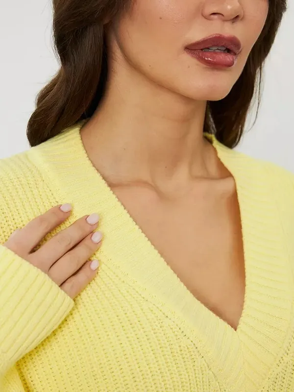 Lemon yellow V-neck knit sweater