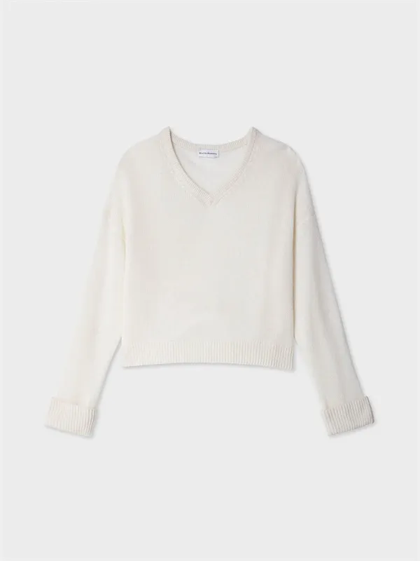 Beige and white solid color V-neck wool sweater