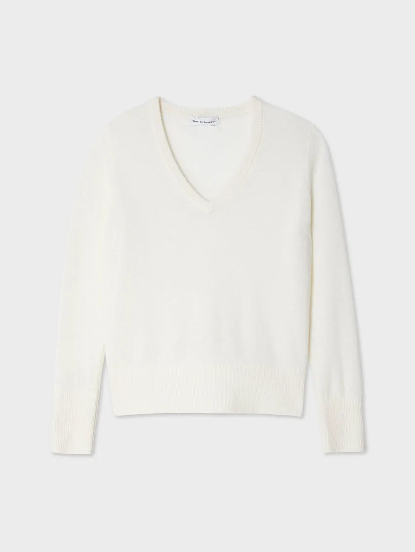 Spring White V-neck Pullover Women's Sweater